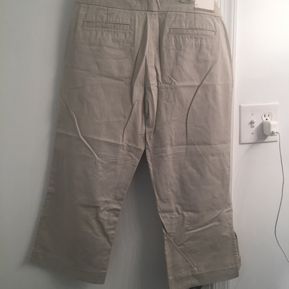 Banana Republic khaki capris new with tags - Picture 4 of 5